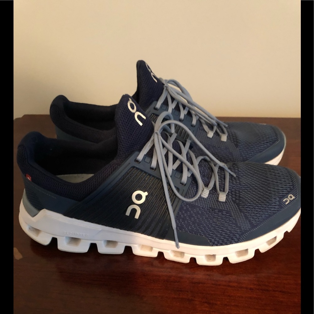 Men’s on cloud size 10